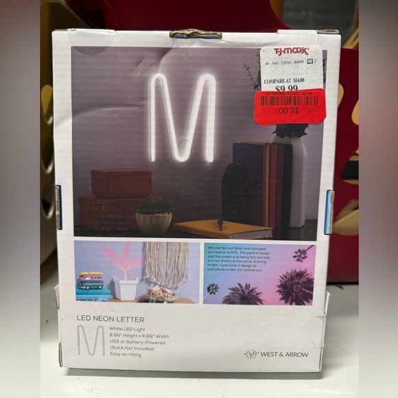 Letter M neon sign - Picture 2 of 2